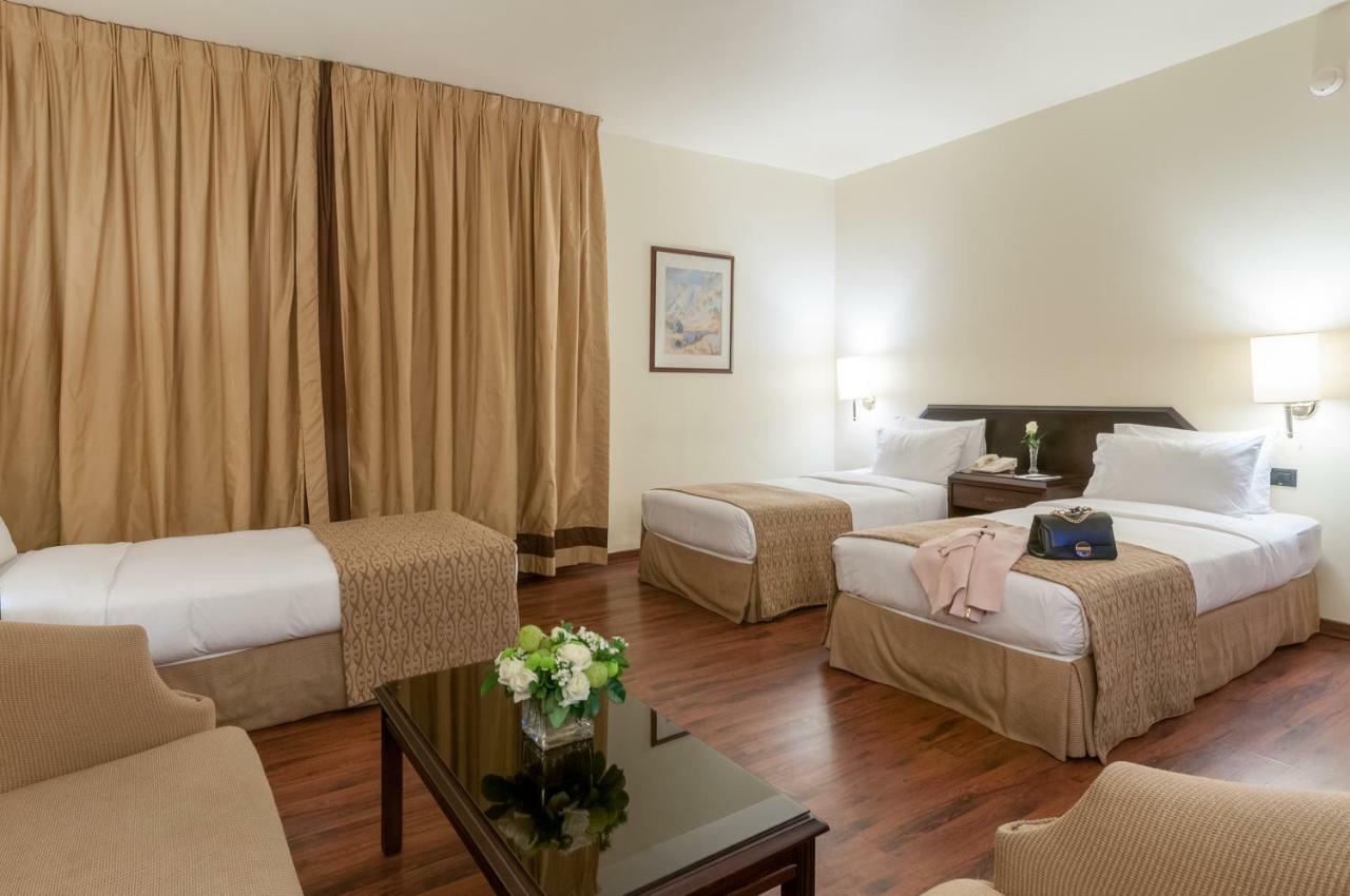 ביירות Le Commodore Hotel מראה חיצוני תמונה